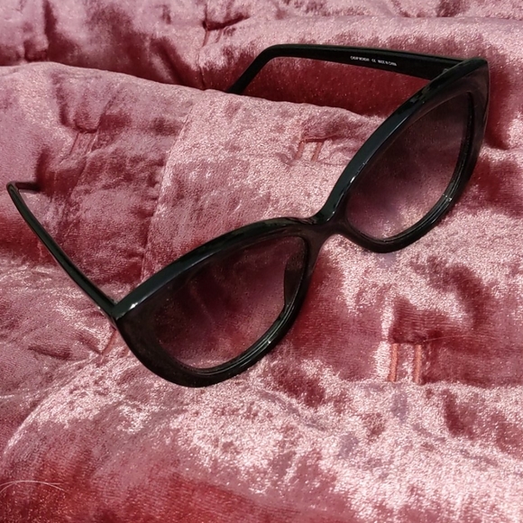 Cat eyed sunglasses - Picture 2 of 5